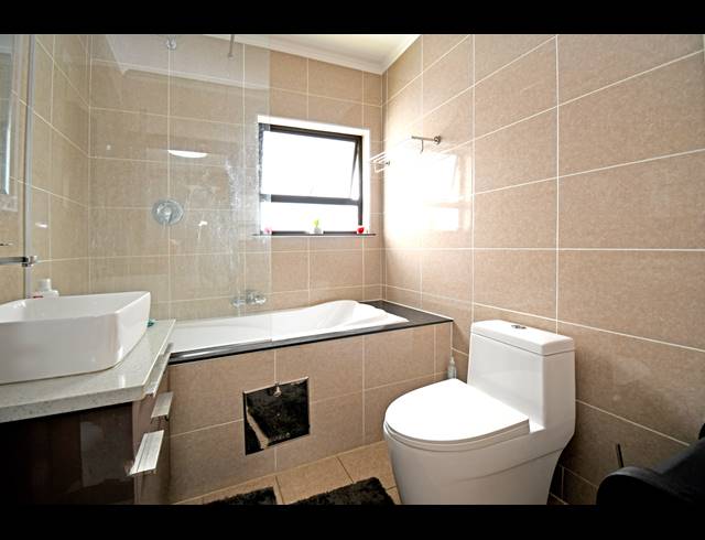 1 BEDROOM APARTMENT FOR SALE IN BROADACRES